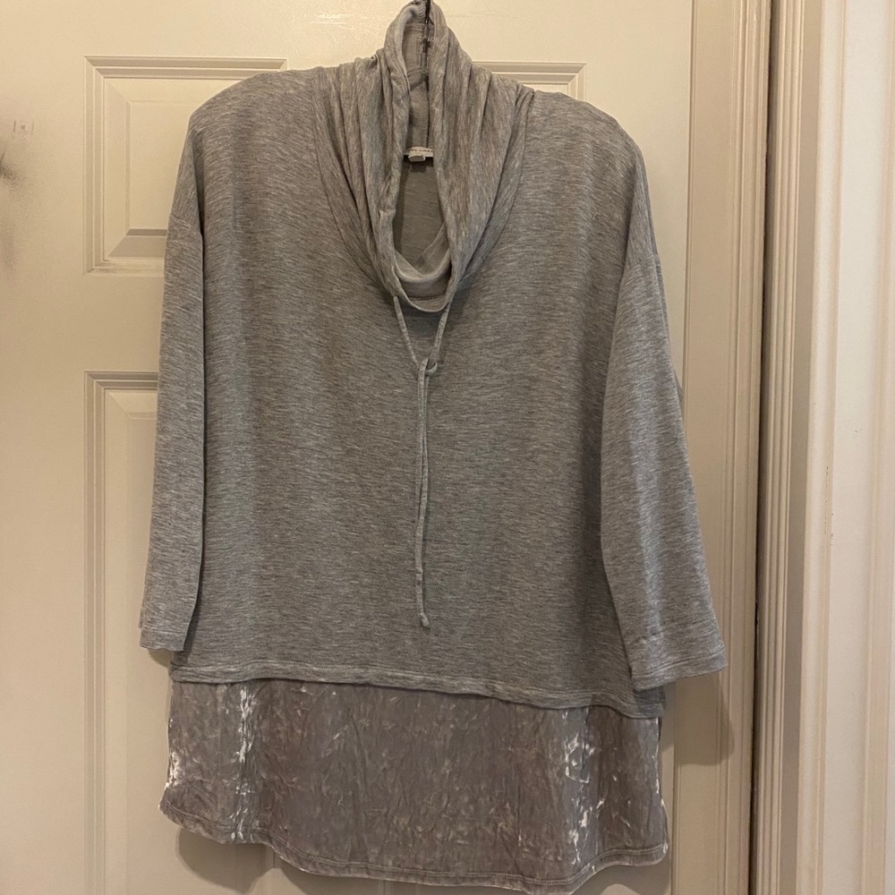 Soul Cake Women’s Large Cowl Neck Top